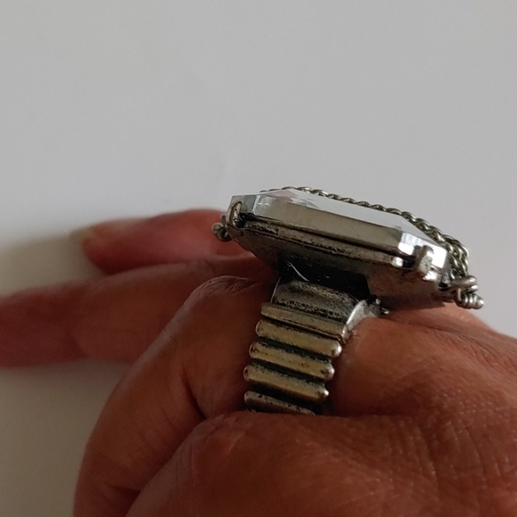 Ring - Picture 4 of 6